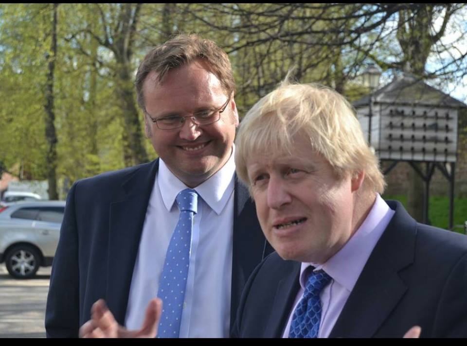 12360172_371019856401579_8996866515024603478_n