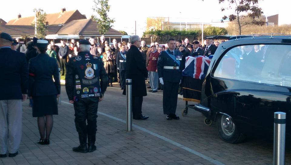 12376522_371019543068277_1655937607755920670_n